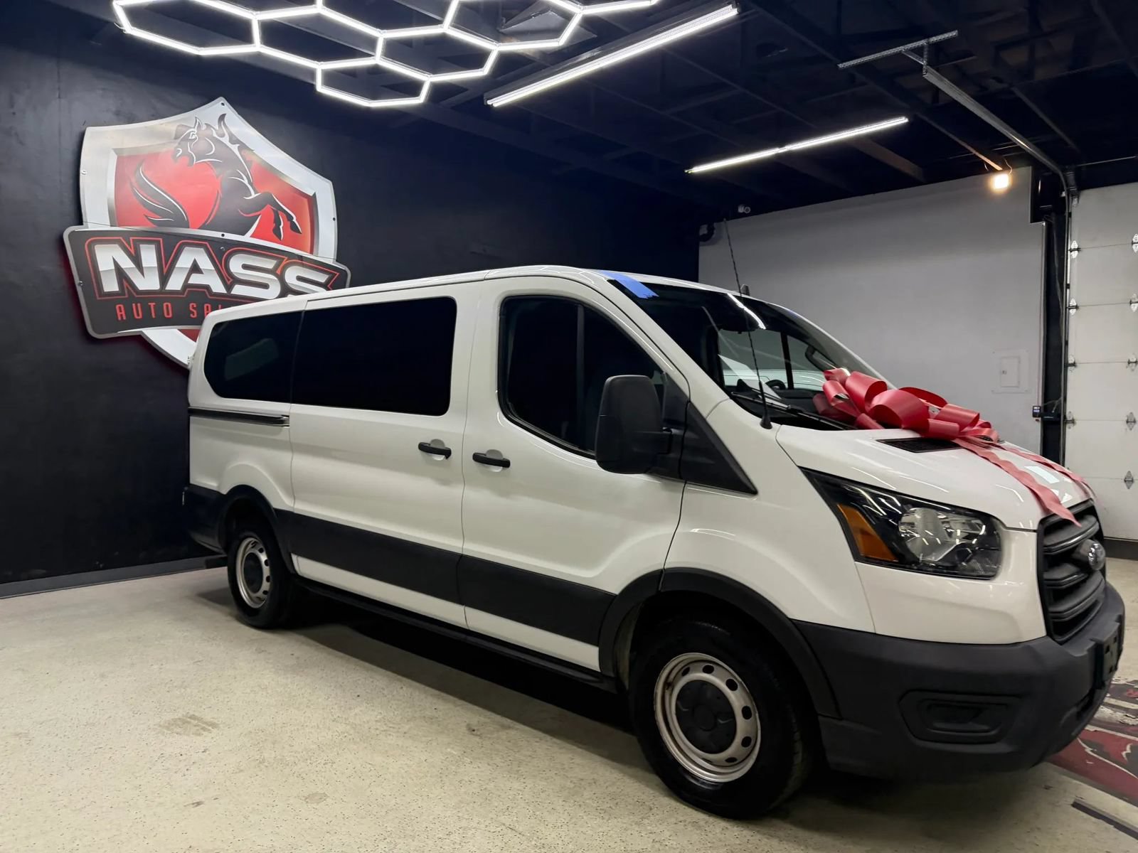 Used 2020 Ford Transit 150 XL RWD image 3
