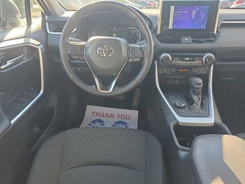 Used 2025 Toyota RAV4 XLE image 20