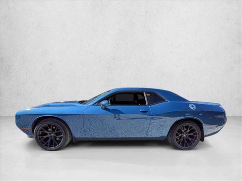 Used 2020 Dodge Challenger SXT image 2