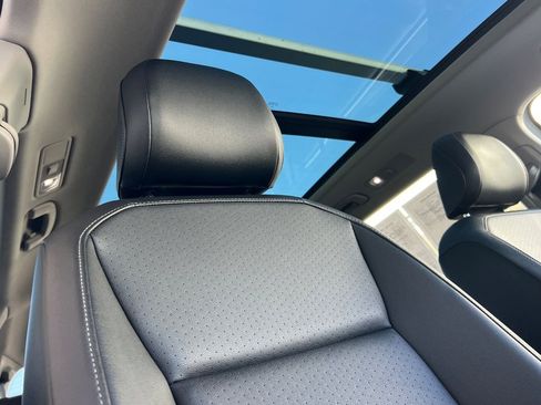 Used 2019 Volkswagen Tiguan SE w/ Panoramic Sunroof Package AWD/4WD image 18