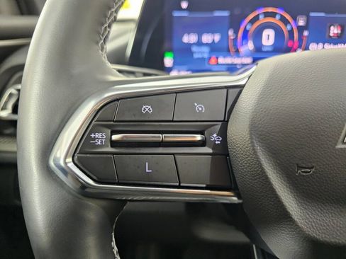 Used 2025 Chevrolet Traverse LT w/ Driver Confidence Package FWD image 21