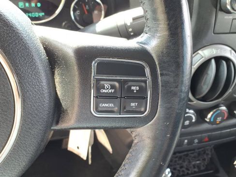 Used 2017 Jeep Wrangler Unlimited Sport w/ Connectivity Group AWD/4WD image 13