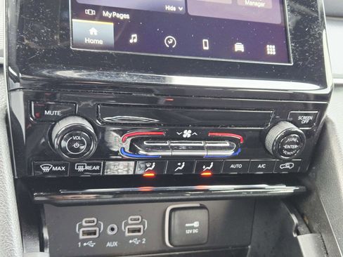 Used 2024 Jeep Grand Cherokee Laredo image 29