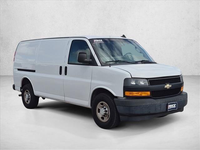 Used 2018 Chevrolet Express 2500 w/ Driver Convenience Package RWD image 3