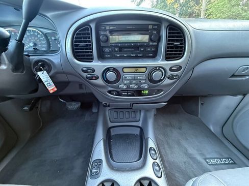 Used 2006 Toyota Sequoia Limited image 16