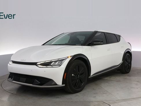 Used 2024 Kia EV6 Wind image 2