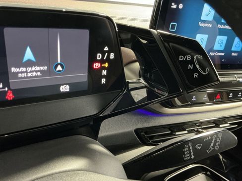 Used 2023 Volkswagen ID.4 Pro image 30