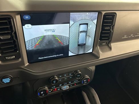 Used 2025 Ford Bronco Badlands image 19
