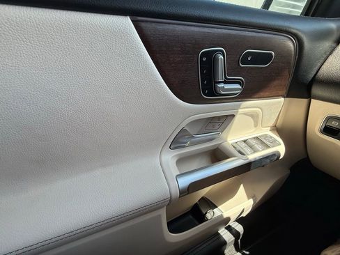 Used 2020 Mercedes-Benz GLB 250 image 18