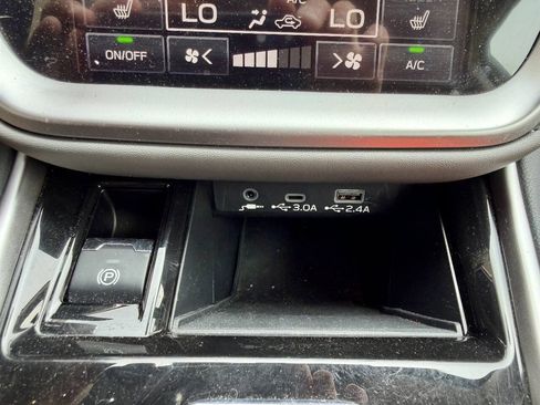 Used 2025 Subaru Outback Onyx Edition AWD/4WD image 45