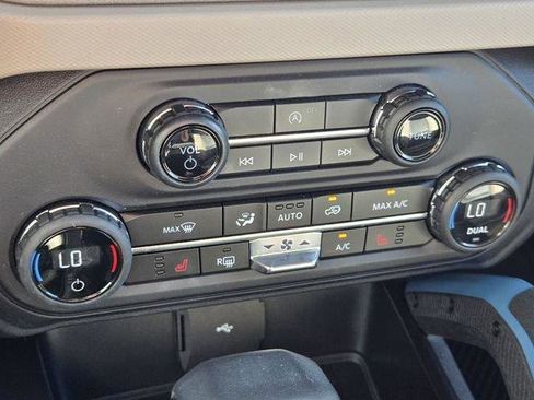 Used 2024 Ford Bronco Wildtrak image 31