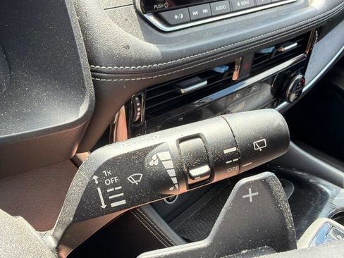 Used 2021 Nissan Rogue SL FWD image 25
