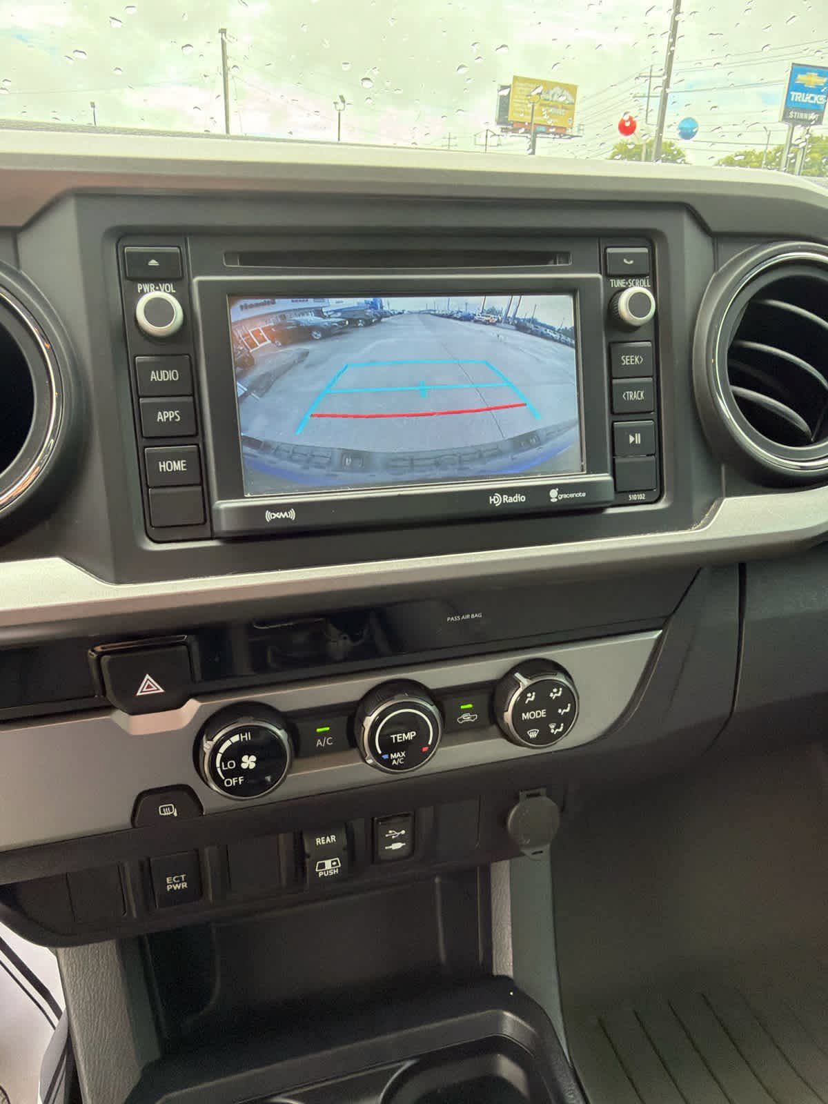 Used 2018 Toyota Tacoma SR5 RWD image 18