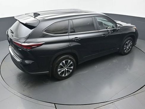 Certified 2026 Toyota Highlander XLE w/ Protection Package #3 (TMS) AWD/4WD image 44