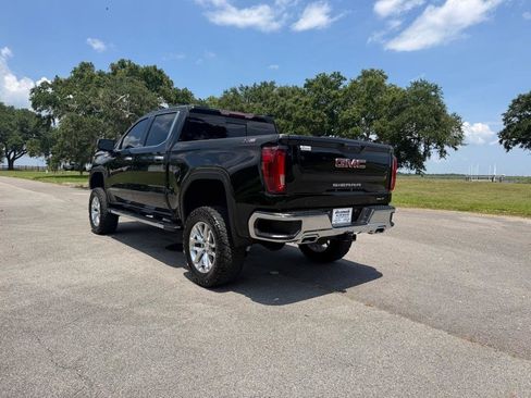 Used 2021 GMC Sierra 1500 SLT AWD/4WD image 3