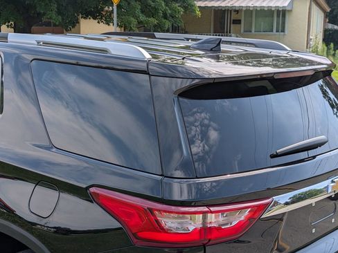 Used 2018 Chevrolet Traverse LT FWD image 30