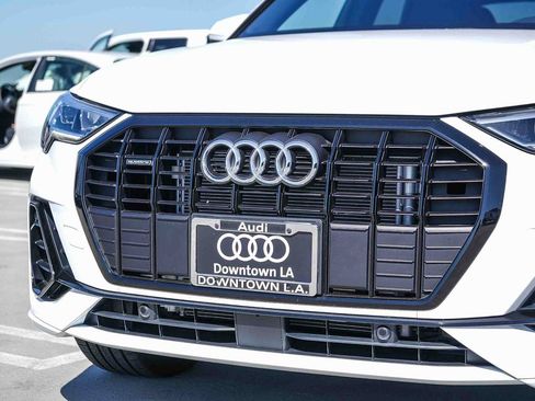 Used 2025 Audi Q3 2.0T Premium w/ Convenience Plus Package AWD/4WD image 6