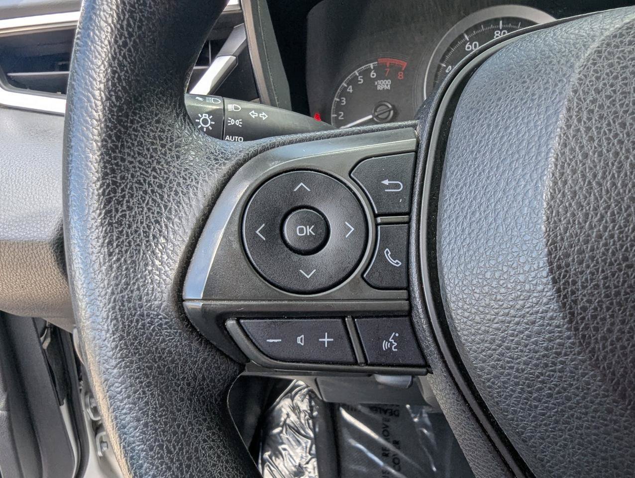 Used 2022 Toyota Corolla LE FWD image 13