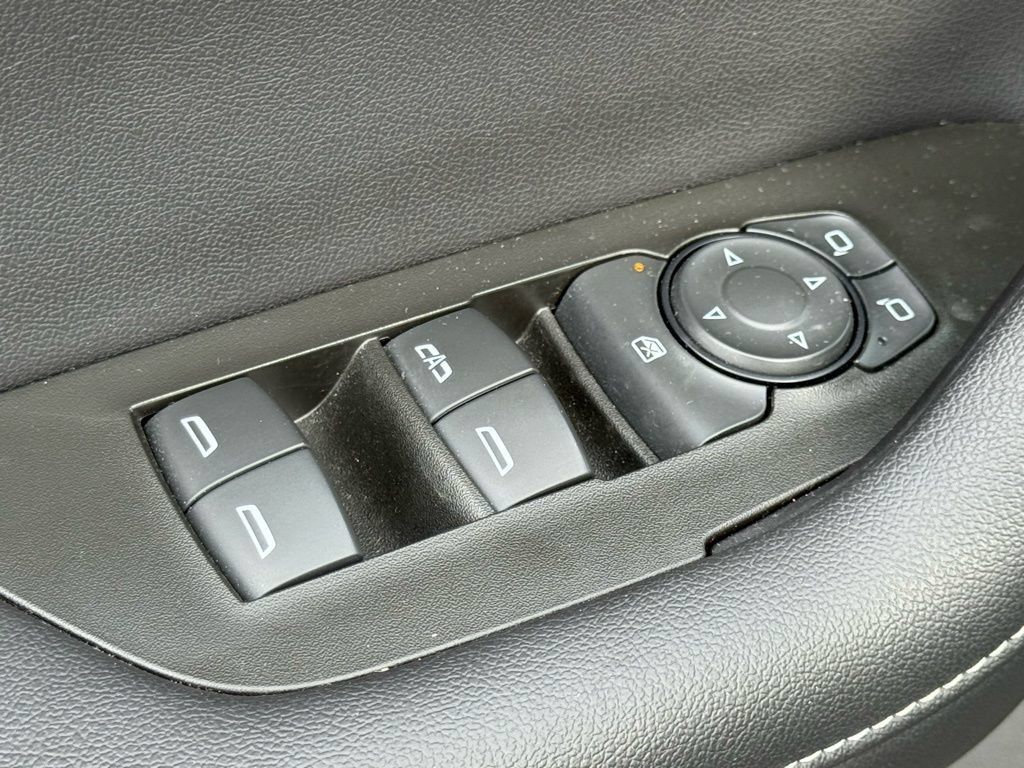 Used 2024 Chevrolet Blazer LT w/ Convenience Package FWD image 18