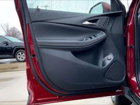 Used 2022 Buick Encore GX Essence w/ Experience Buick Package image 43