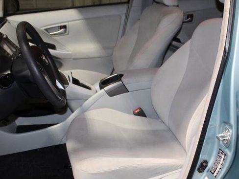 Used 2014 Toyota Prius Three image 19
