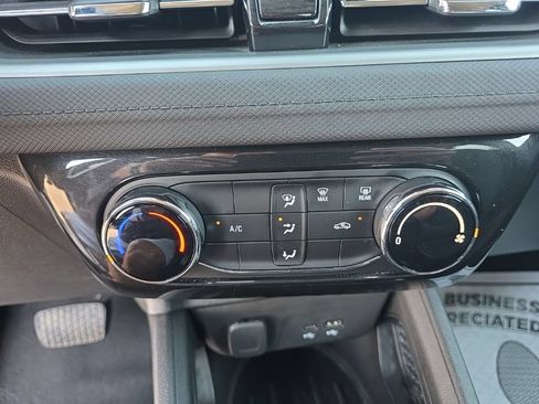 Used 2025 Chevrolet TrailBlazer LT AWD/4WD image 20