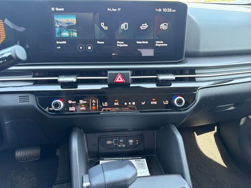 New 2026 Kia Sportage EX image 18