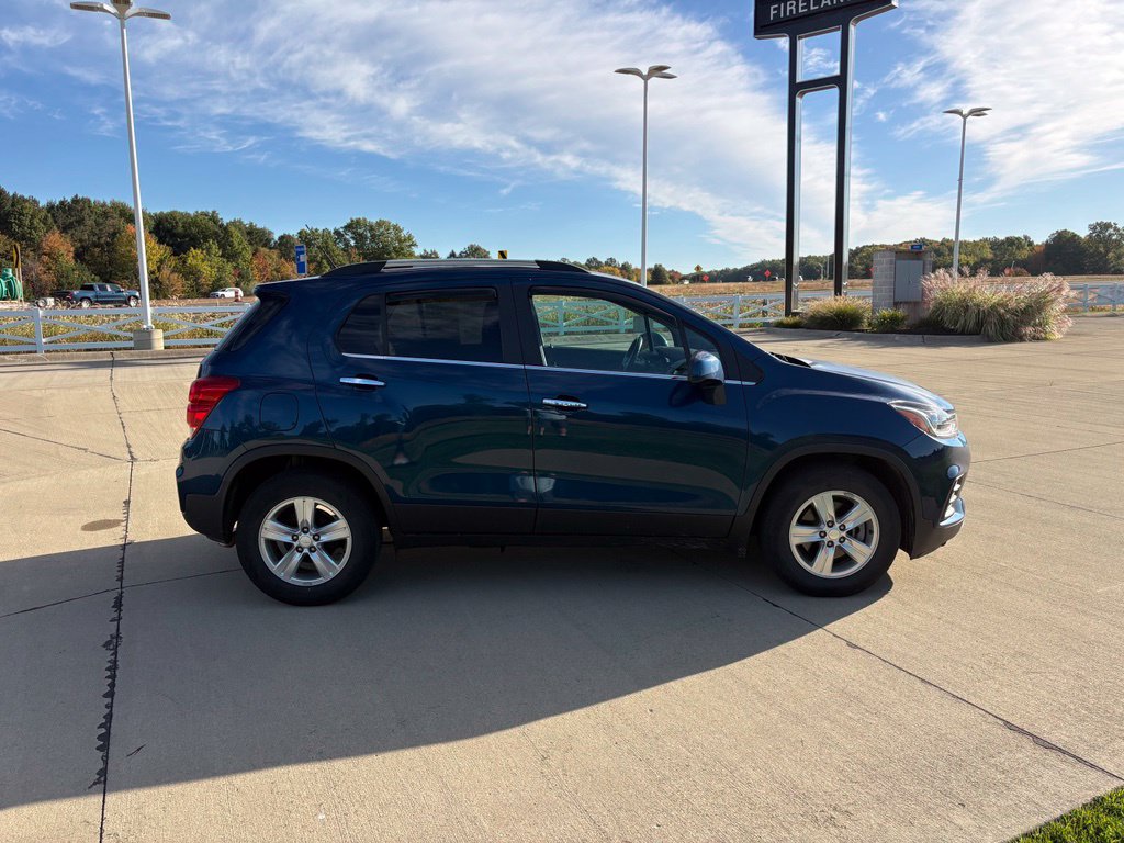 Used 2019 Chevrolet Trax LT w/ LT Convenience Package FWD image 7