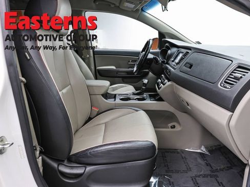 Used 2020 Kia Sedona EX FWD image 24