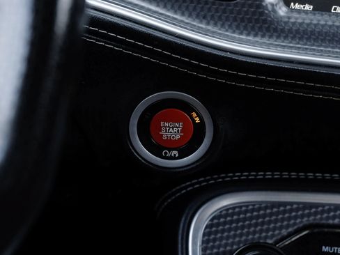 Used 2020 Dodge Challenger SRT Hellcat w/ Plus Package RWD image 27