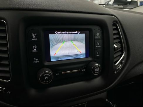 Used 2018 Jeep Compass Sport AWD/4WD image 21