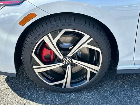 New 2026 Volkswagen GTI SE FWD image 11