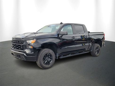 Used 2025 Chevrolet Silverado 1500 Custom Trail Boss w/ Dark Appearance Package image 2