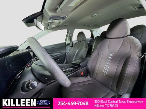 Used 2024 Hyundai Elantra SEL FWD image 10