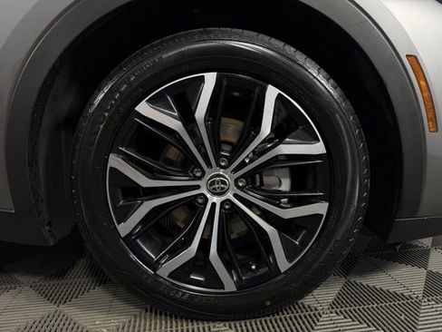 Used 2024 Toyota Crown XLE image 11