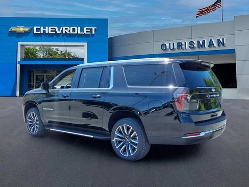 New 2026 Chevrolet Suburban LS w/ LS Custom Edition AWD/4WD image 4