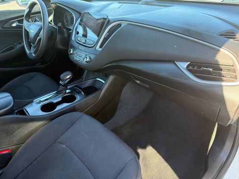 Used 2022 Chevrolet Malibu LT image 31