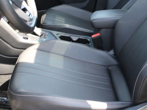 Used 2023 Volkswagen Tiguan SE R-Line FWD image 31