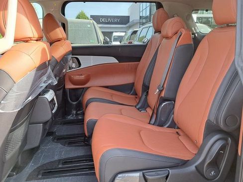 New 2026 Kia Carnival SX FWD image 13