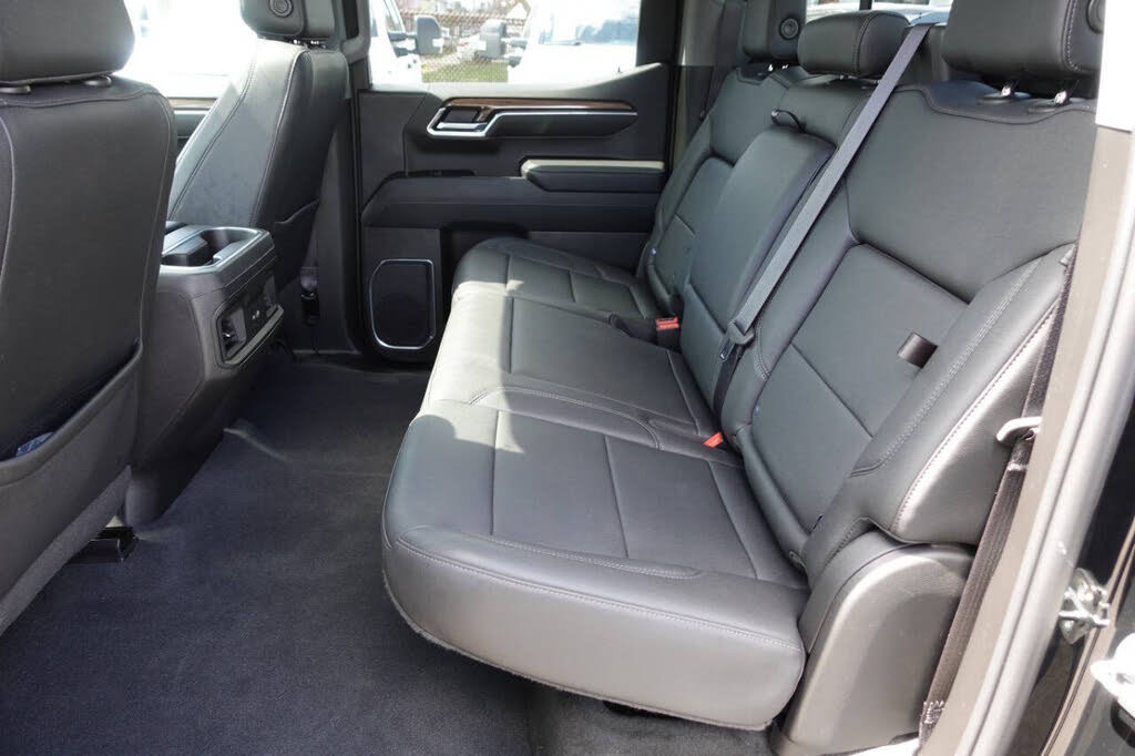 Used 2022 Chevrolet Silverado 1500 LT Trail Boss w/ LT Trail Boss Premium Package AWD/4WD image 29