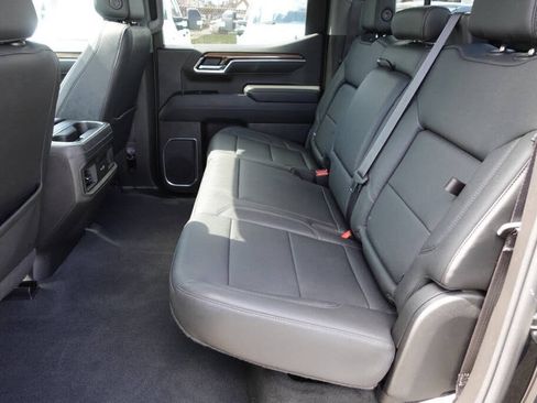 Used 2022 Chevrolet Silverado 1500 LT Trail Boss w/ LT Trail Boss Premium Package AWD/4WD image 29