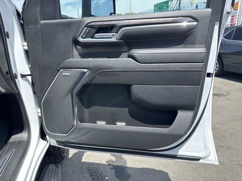 Used 2024 Chevrolet Silverado 2500 LTZ w/ LTZ Convenience Package AWD/4WD image 31