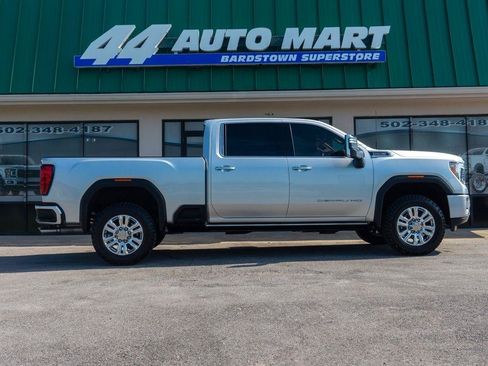 Used 2022 GMC Sierra 2500 Denali w/ Technology Package AWD/4WD image 2