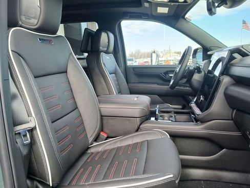 New 2026 GMC Yukon AT4 Ultimate w/ LPO, Illumination Package image 15