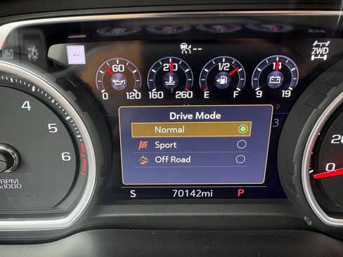 Used 2021 Chevrolet Silverado 1500 High Country w/ Technology Package AWD/4WD image 28