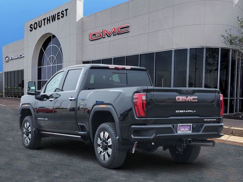 New 2026 GMC Sierra 2500 Denali w/ Denali Reserve Package image 4