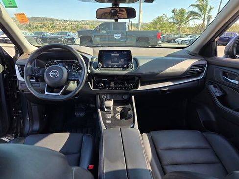 Used 2022 Nissan Rogue SV w/ SV Premium Package FWD image 14