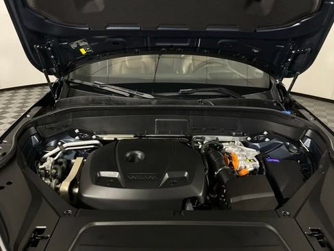 Certified 2024 Volvo XC90 T8 Ultimate AWD/4WD image 44