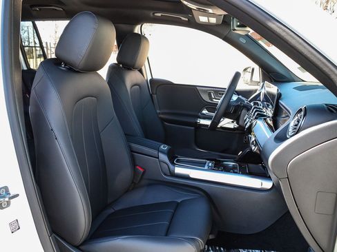 New 2026 Mercedes-Benz GLB 250 4MATIC image 18