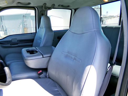 Used 2006 Ford F350 XL image 23